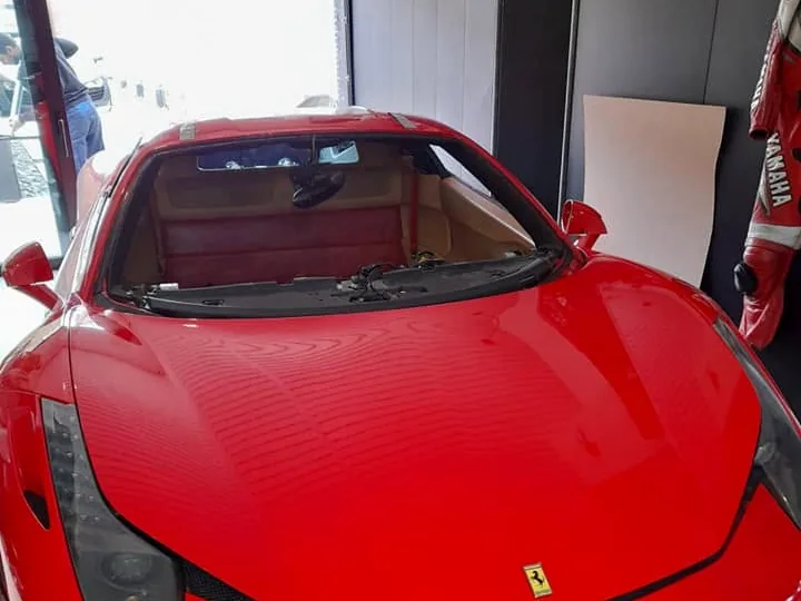 Ferrari 458 van voren na de vervanging